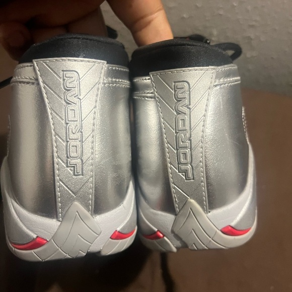 Jordan 14 Retro Metallic Silver fits kids size 5 Preowned - Picture 2 of 7